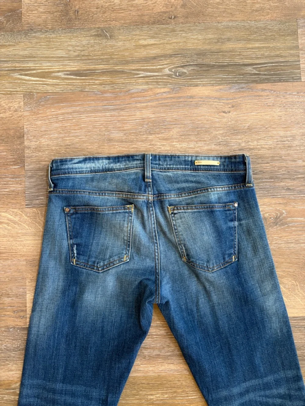 Pilcro and the Letterpress distressed mid rise straight leg jeans size 28